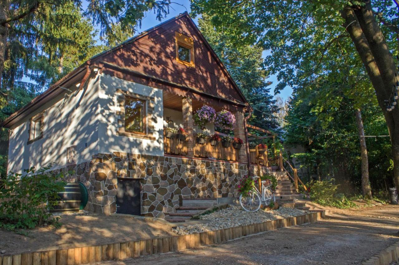 Cityside Cottage Eger Exterior photo